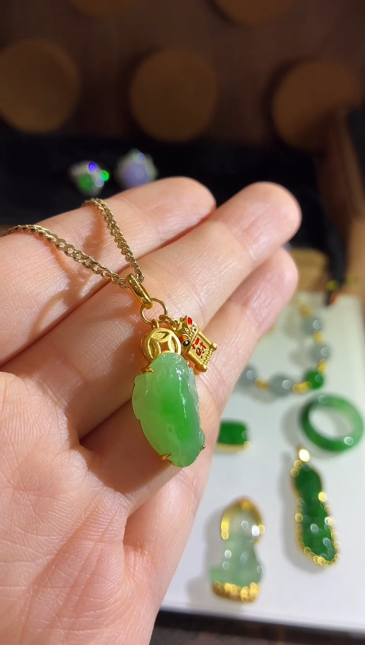 吊坠(不含链)18K金镶嵌翡翠吊坠