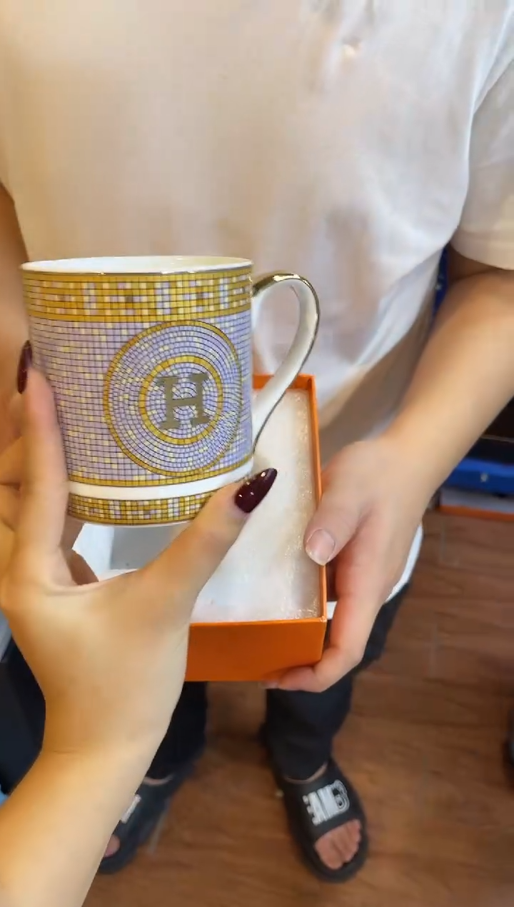 杯鸿辉家品牌瓷器，京东包邮！