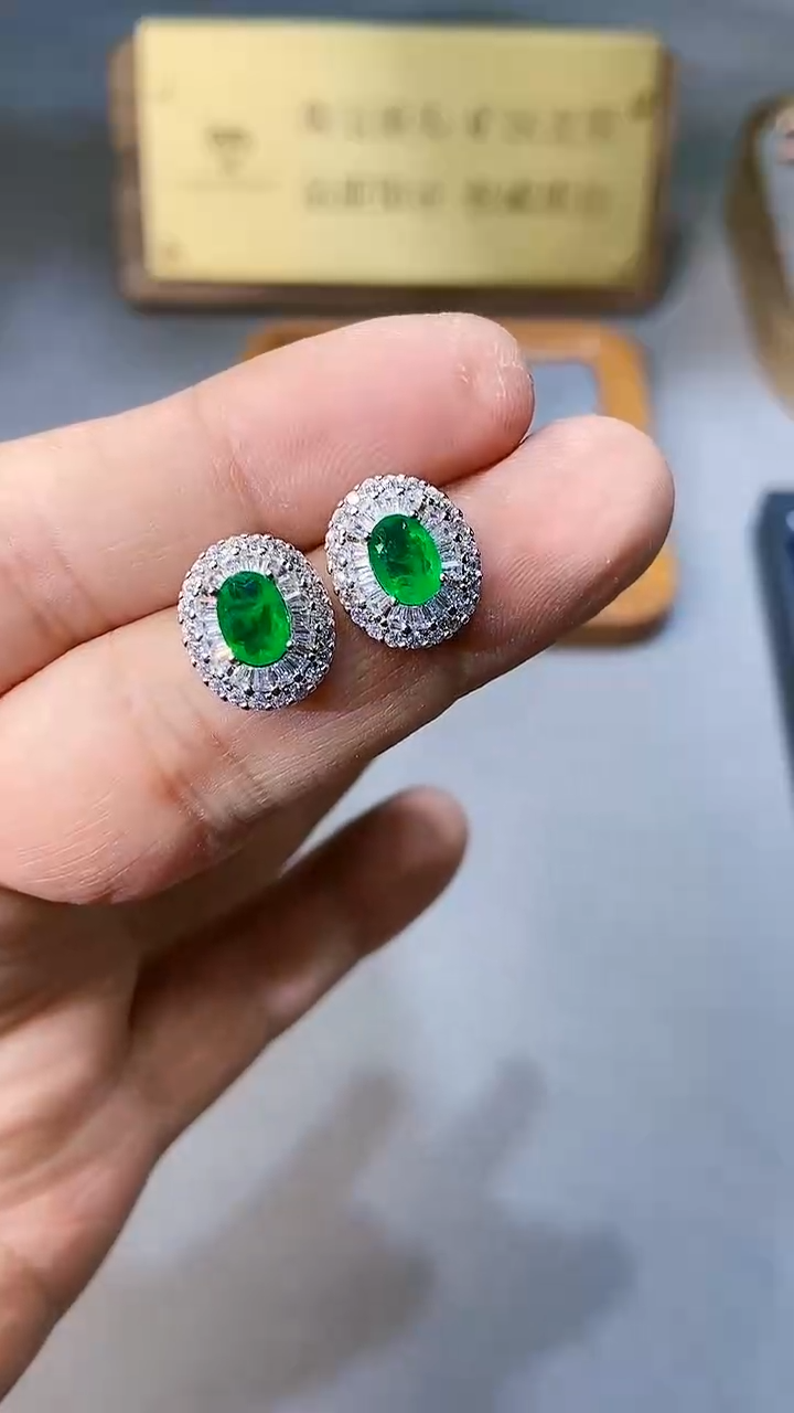 【闪购商品】祖母绿耳饰银S925镶嵌65