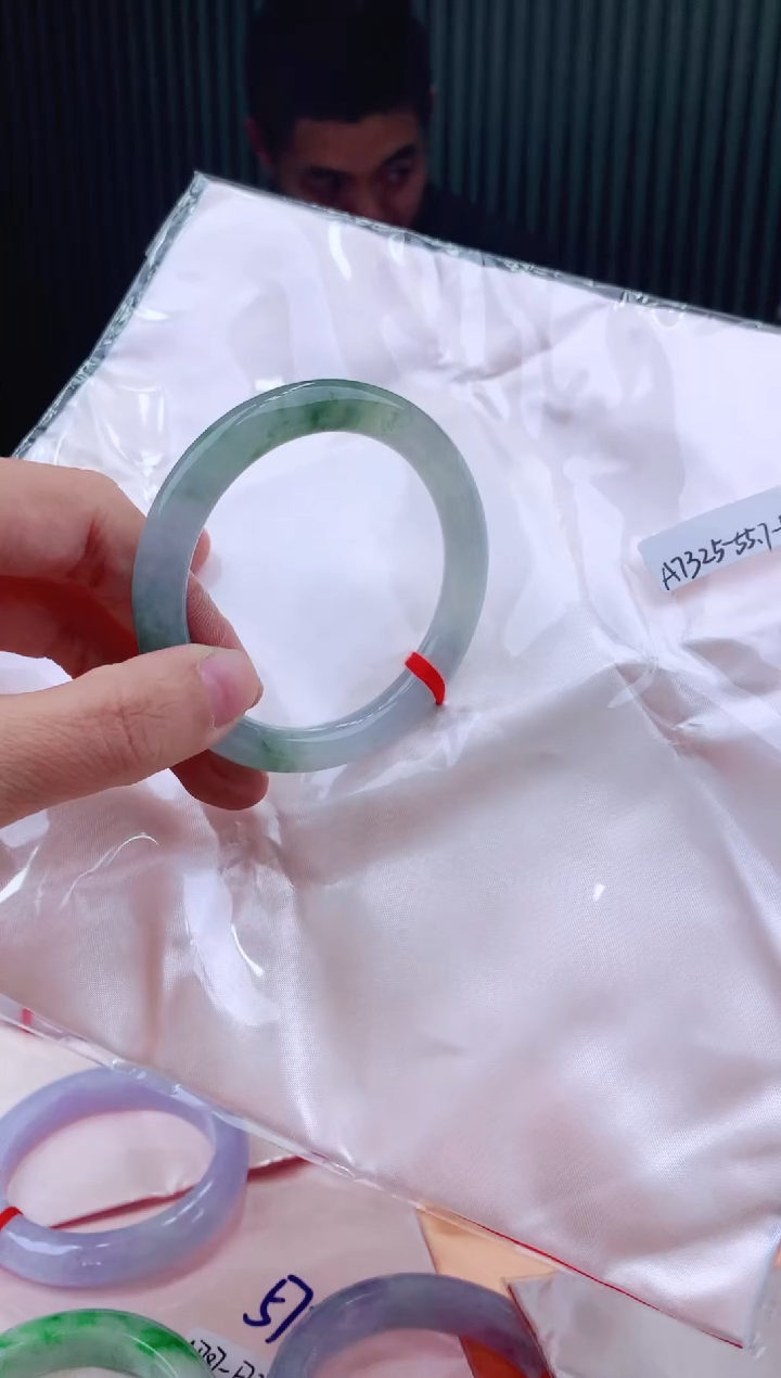 未镶嵌手镯翡翠55+