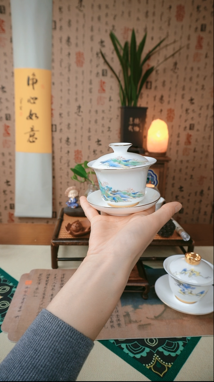 【闪购商品】羊脂玉三才盖碗千里江山