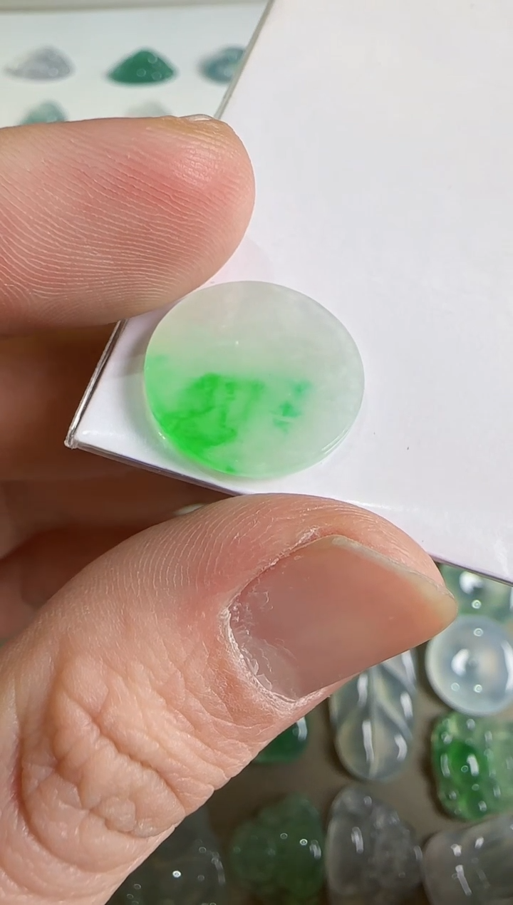 吊坠(不含链)未镶嵌翡翠.