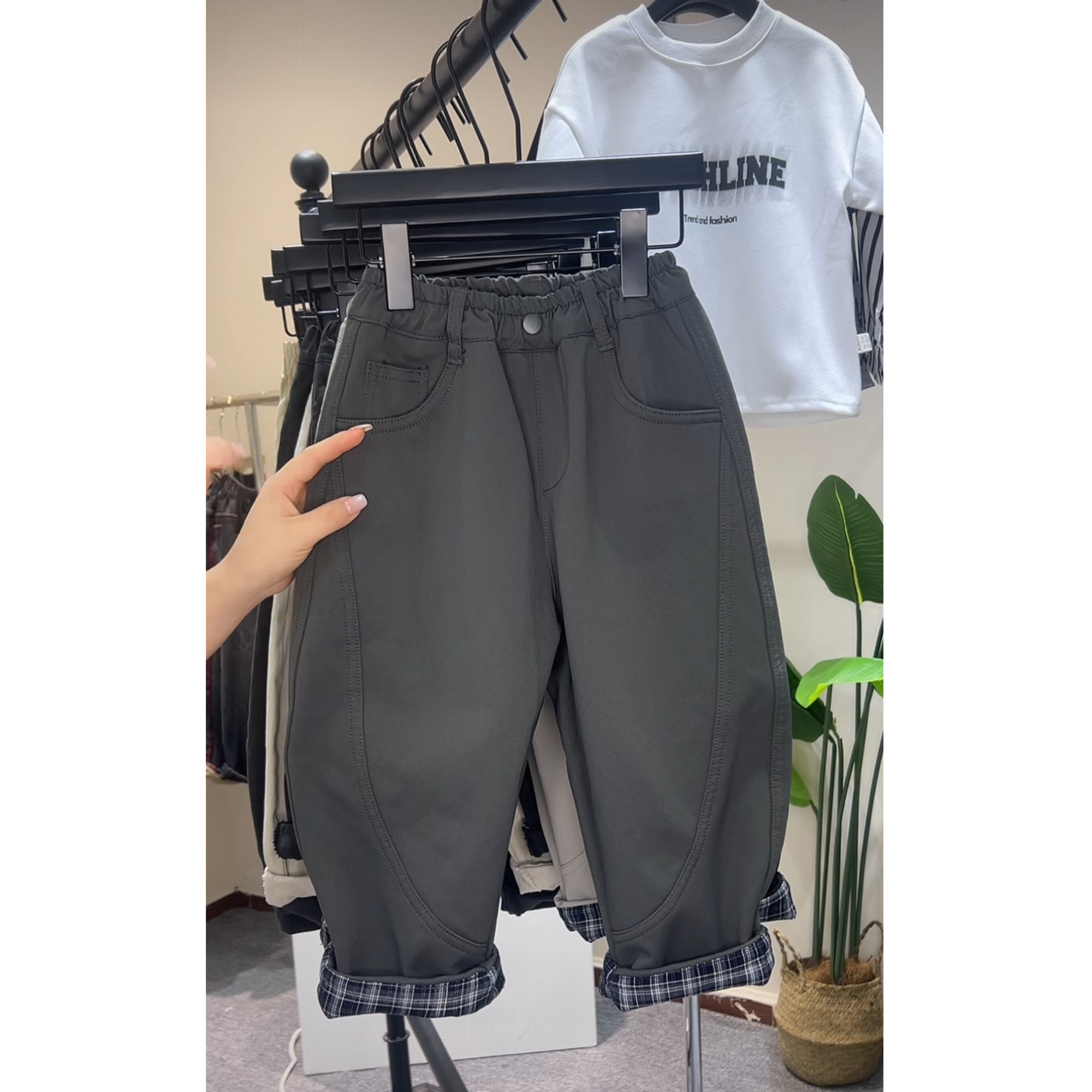 【三只鹿】D15儿童秋款2025新款男童秋装裤脚翻边格纹棉布休闲裤