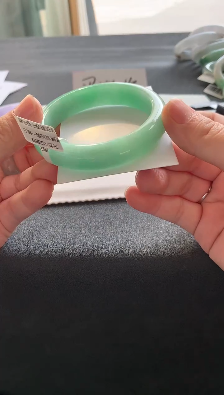 【闪购商品】翡翠手镯未镶嵌57.8正圈Y987买断