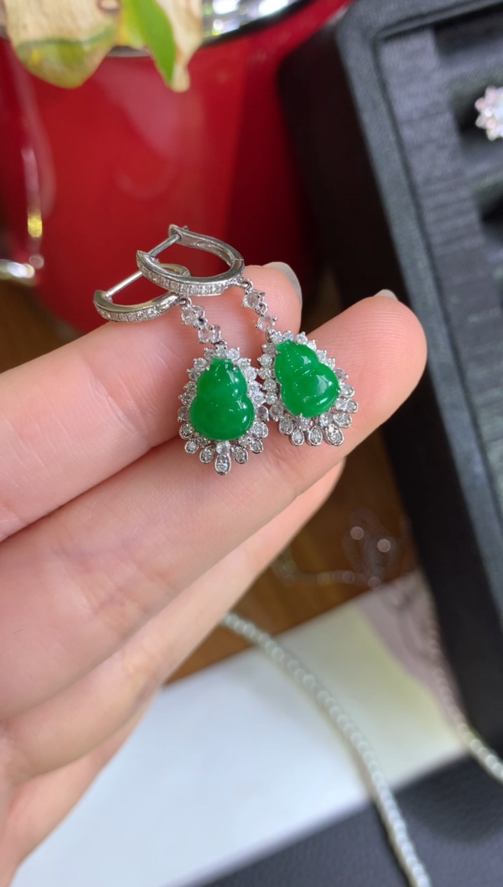 【闪购商品】翡翠耳饰18K金镶嵌绿葫芦耳包