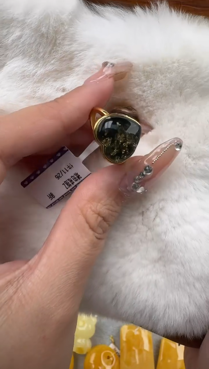 裸石琥珀未镶嵌XD1088