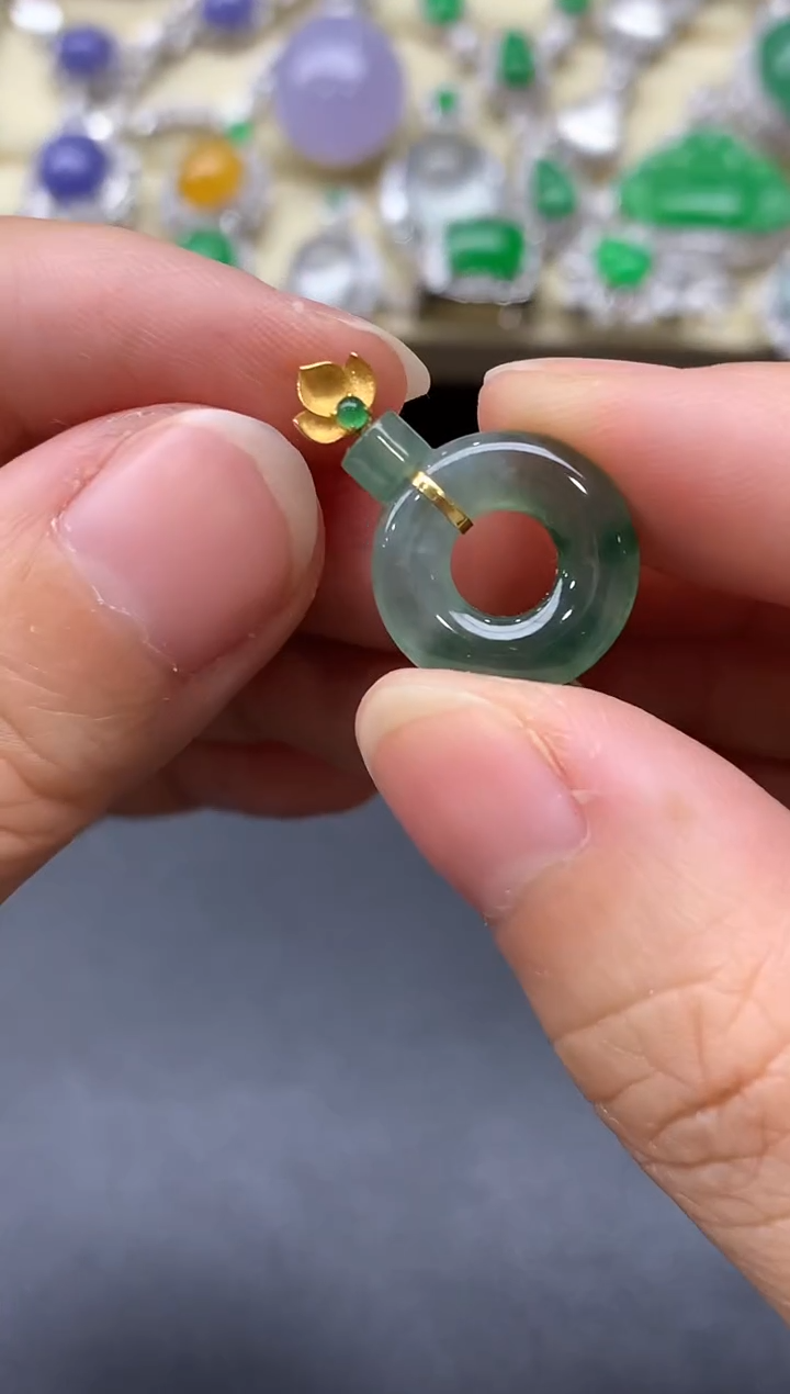 颈饰18K金镶嵌翡翠136-中国好珍宝