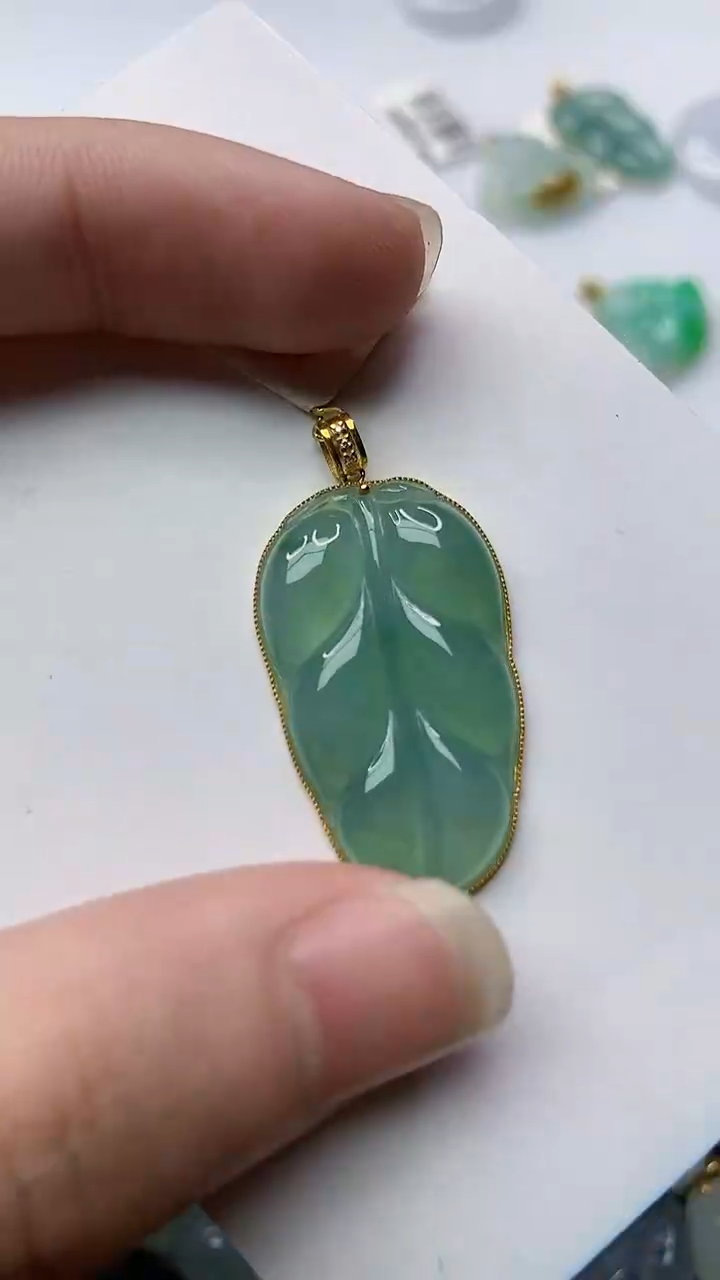 【闪购商品】翡翠颈饰18K金镶嵌5.........