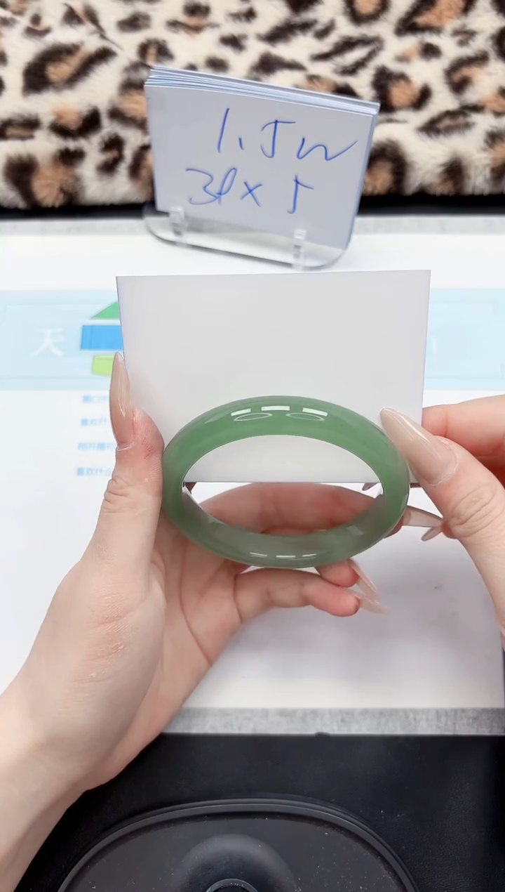 【闪购商品】石英质玉手镯未镶嵌278-62