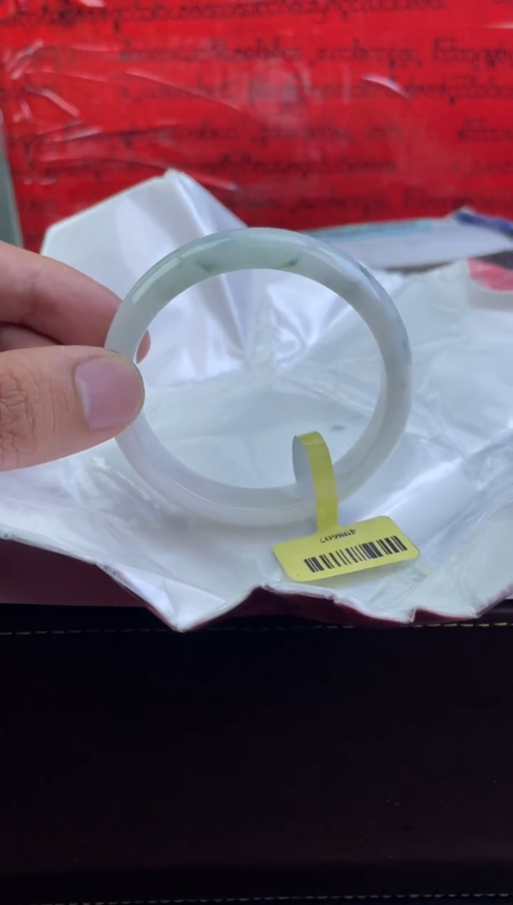 翡翠手镯未镶嵌6          