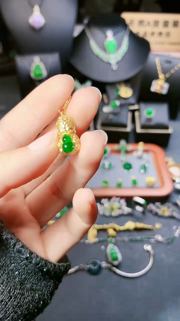 【闪购商品】翡翠吊坠(不含链)银S925镶嵌小提留