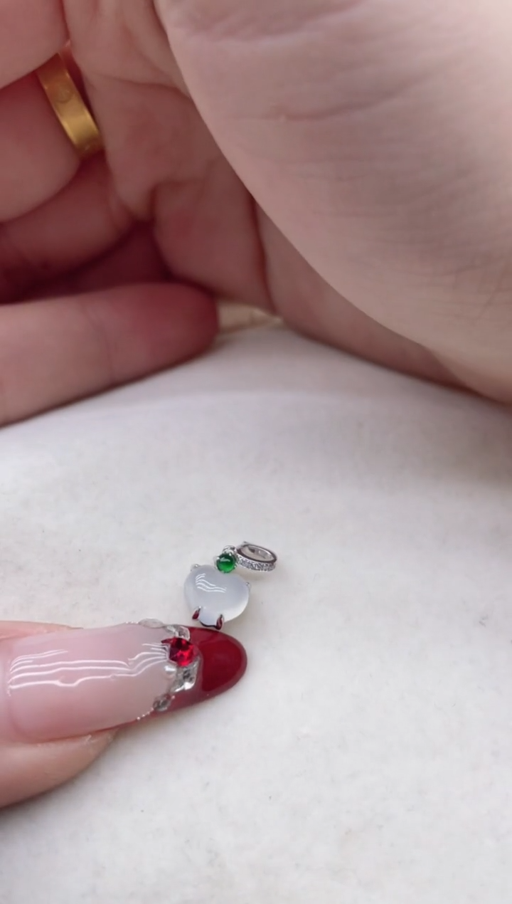 【闪购商品】翡翠吊坠(不含链)18K金镶嵌Y26