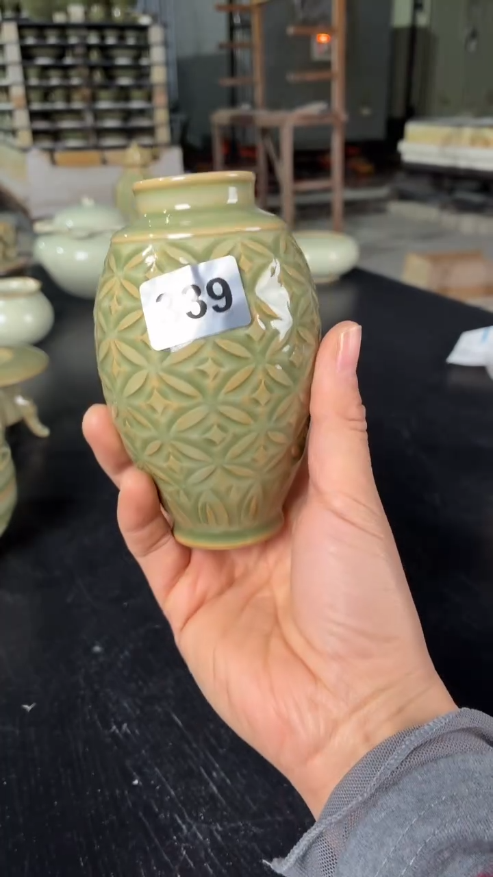 耀州窑仰山钱纹梅瓶339