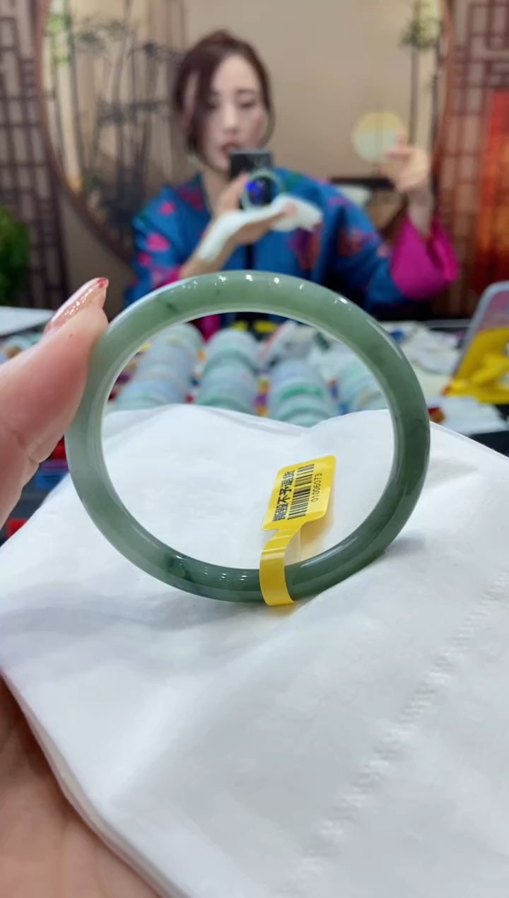 【闪购商品】翡翠手镯未镶嵌00007755