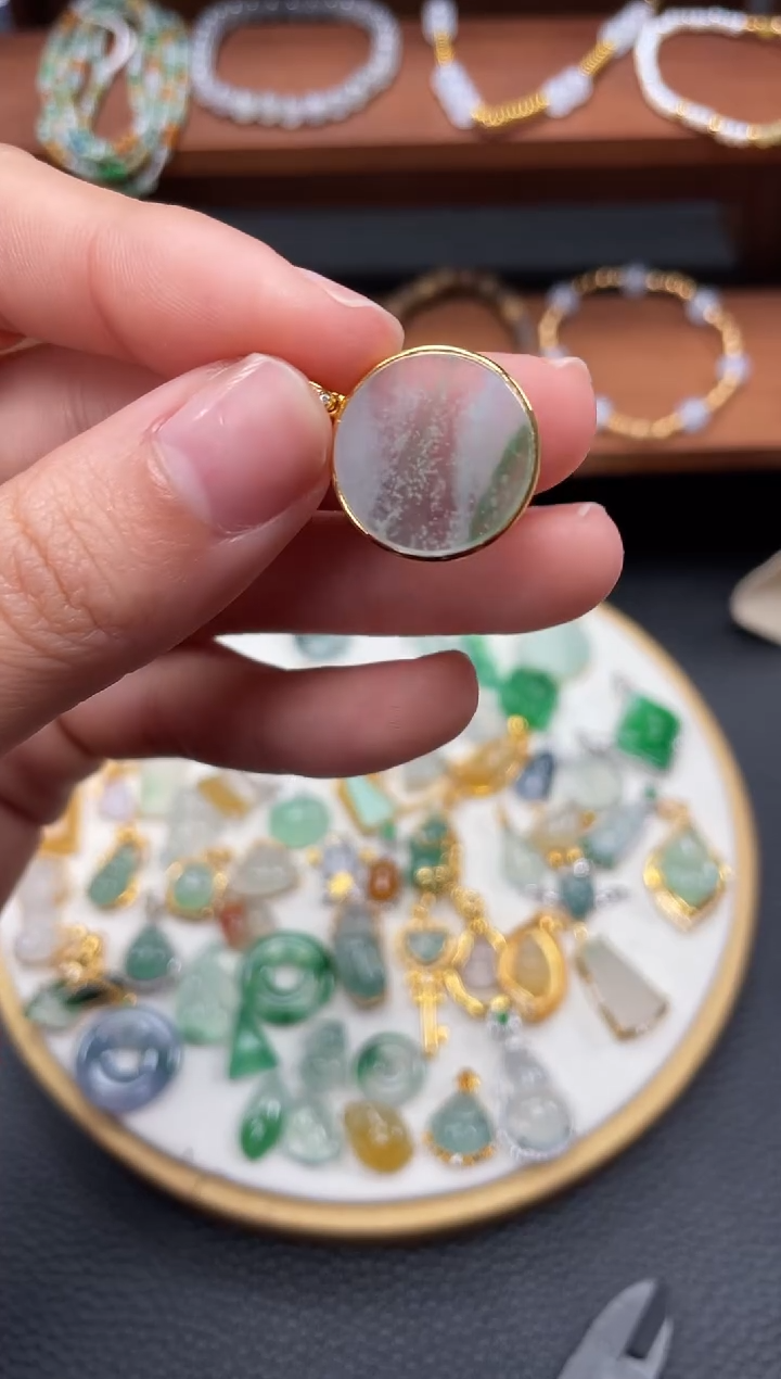 【闪购商品】翡翠吊坠(不含链)18K金镶嵌一个  JK699