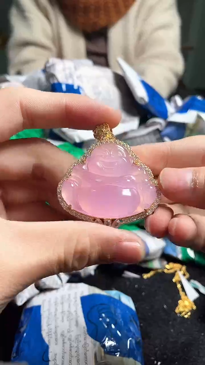 猛子收货精美吊坠