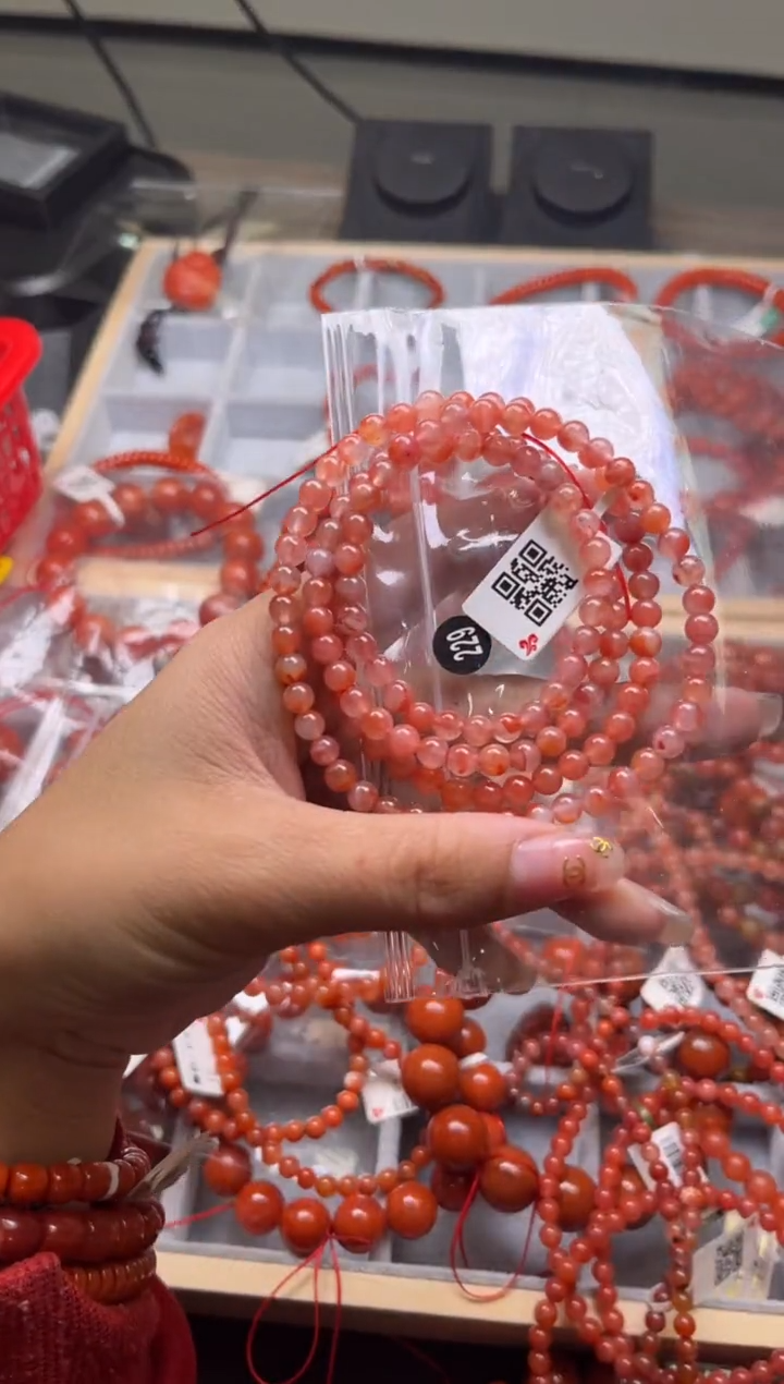 【闪购商品】南红玛瑙珠宝奇石未镶嵌229-5