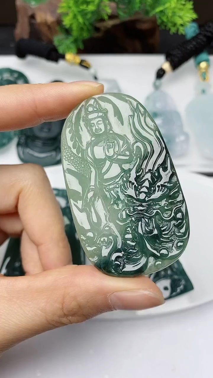 【闪购商品】翡翠颈饰未镶嵌