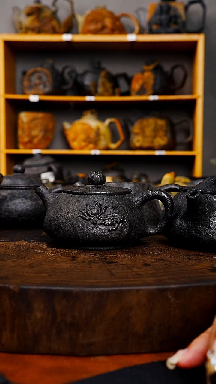 夏***风冰碛岩茶壶