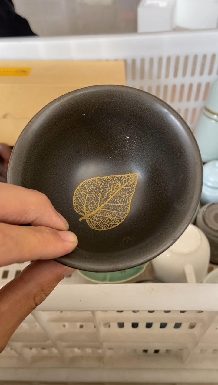 杯无运费险有瑕疵的摄影的产品有使用过的痕迹有点脏介意勿拍