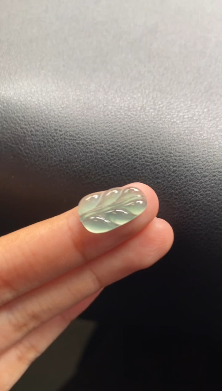 颈饰未镶嵌翡翠翡翠冰种叶子