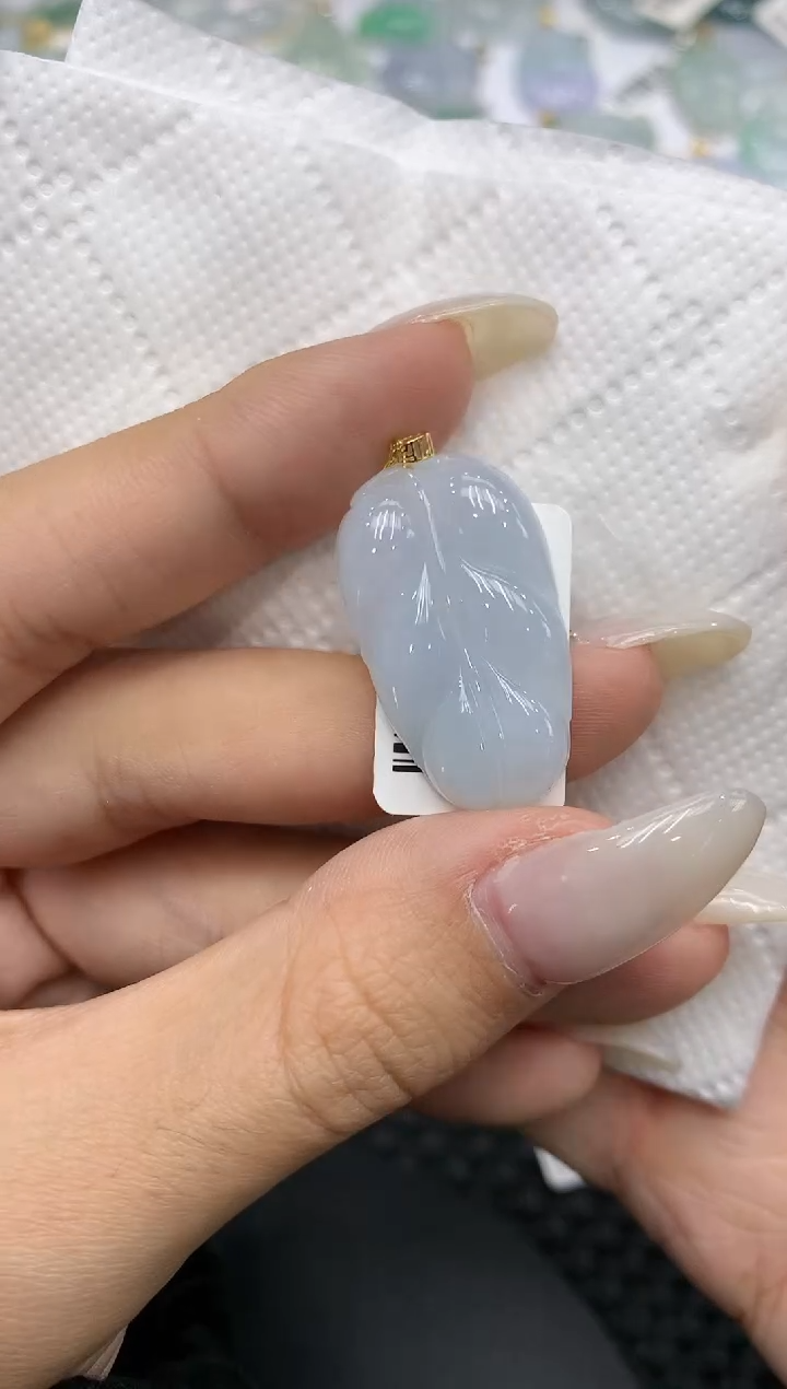 颈饰18K金镶嵌翡翠111111111111