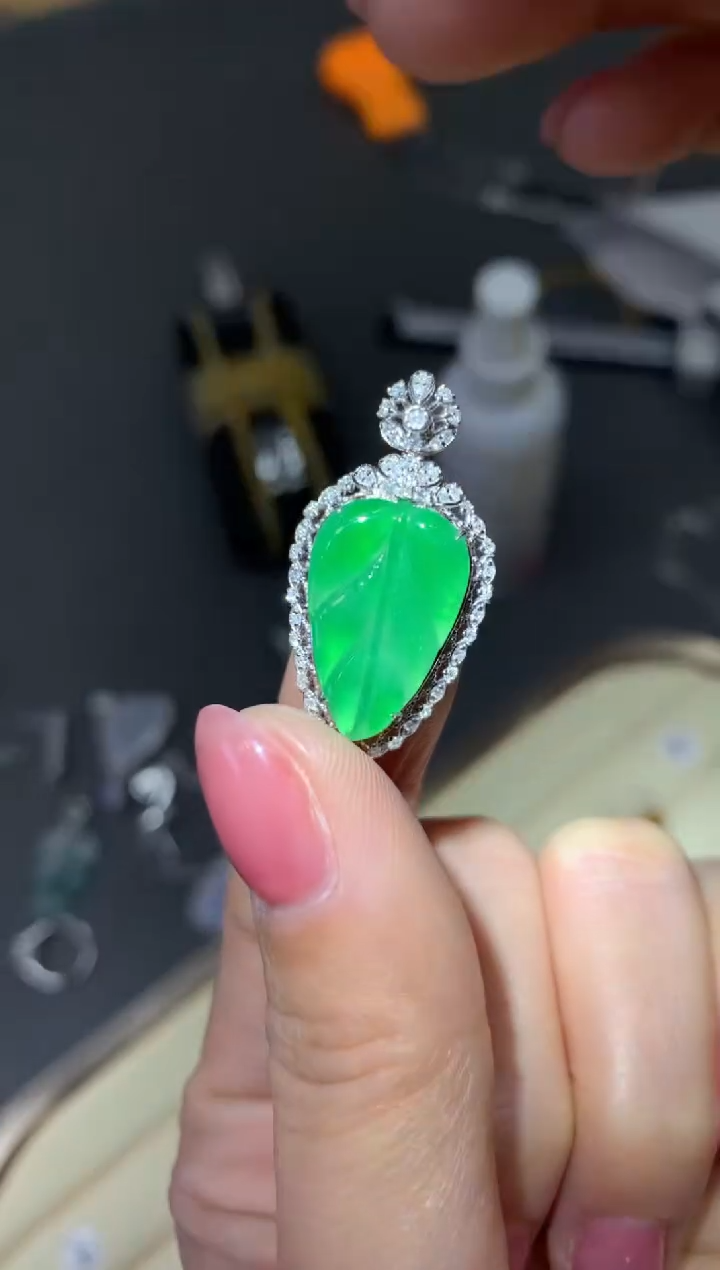 【闪购商品】翡翠颈饰18K金镶嵌|不退不换