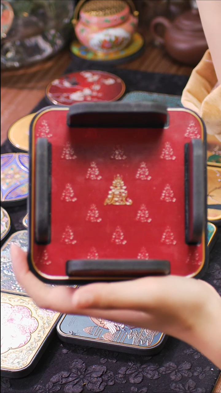 壹藏贰宝红色杯垫托