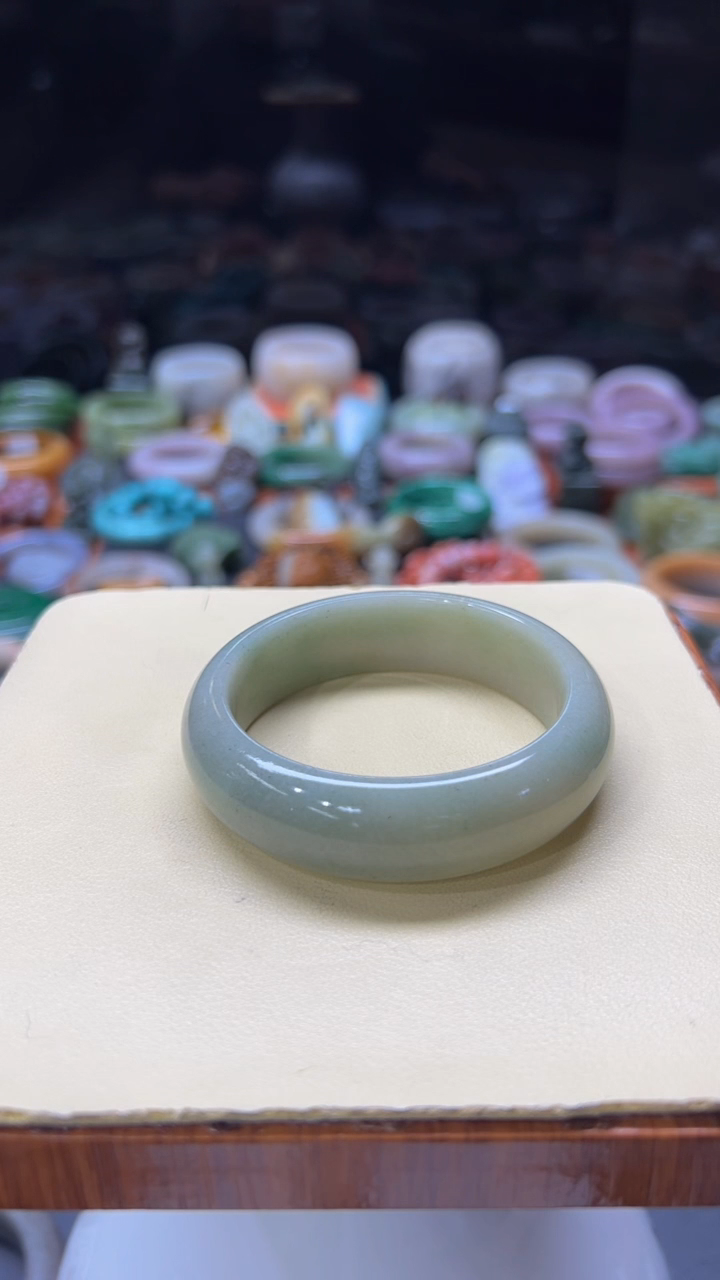 【闪购商品】石英质玉手镯未镶嵌058