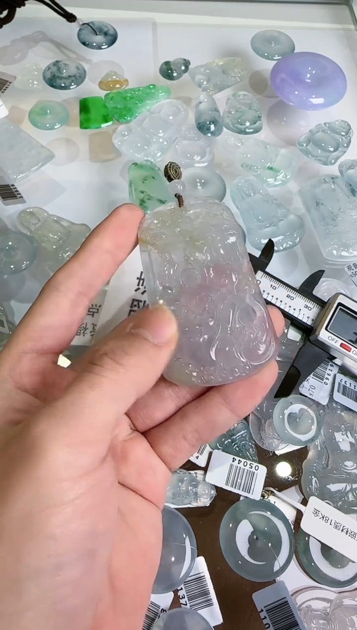 【闪购商品】翡翠吊坠(不含链)未镶嵌···