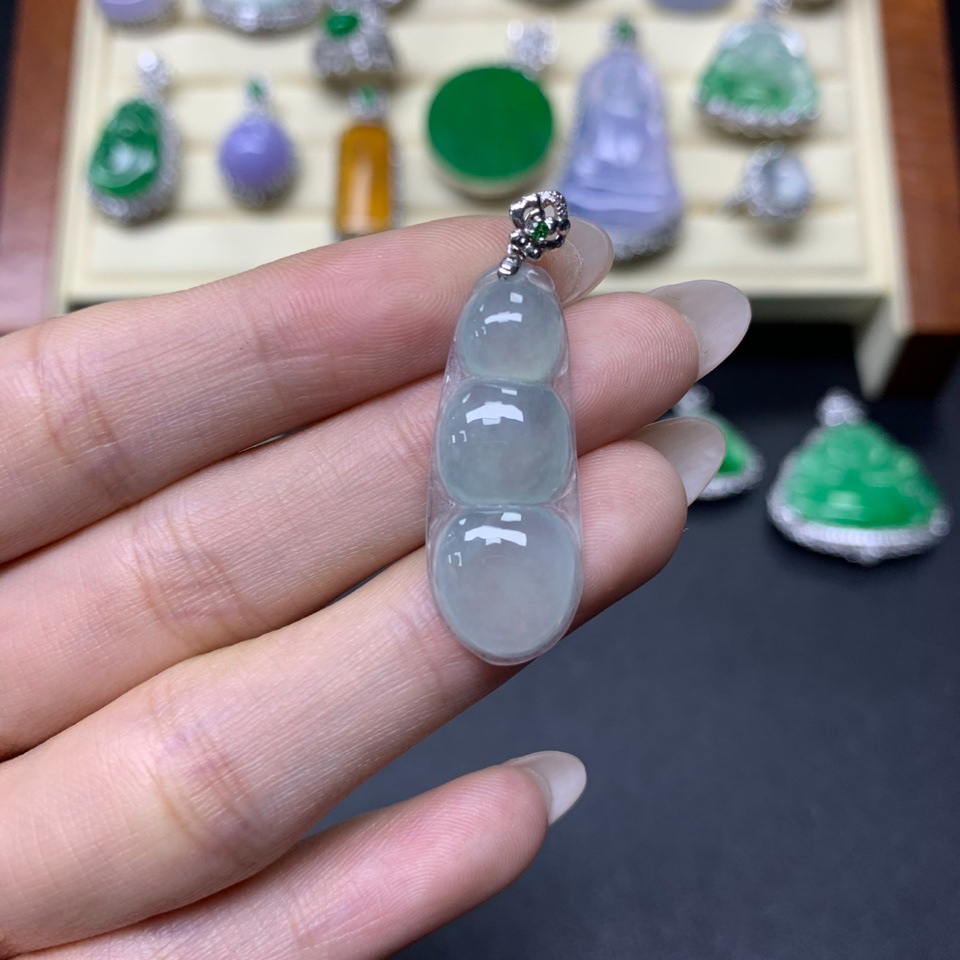 天然缅甸A货18K翡翠吊坠15.30