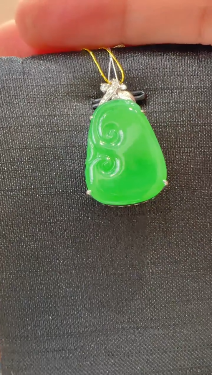 【闪购商品】翡翠吊坠(不含链)18K金镶嵌             