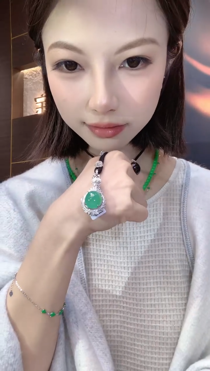 吊坠(不含链)18K金镶嵌翡翠D66