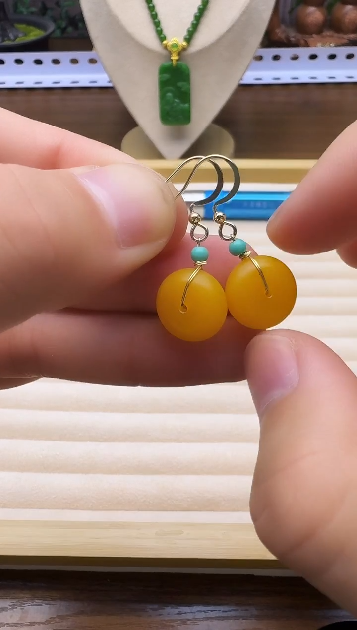 蜜蜡14K金镶嵌耳饰E82      