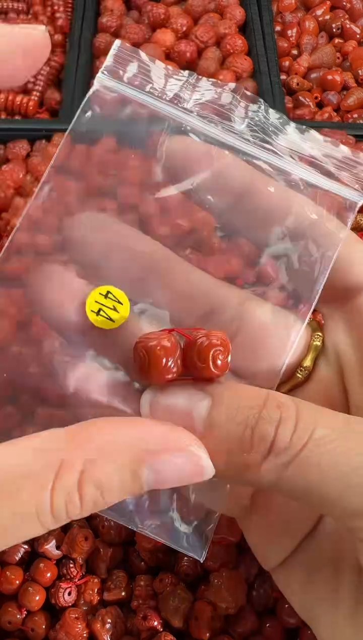 【闪购商品】南红玛瑙颈饰未镶嵌1