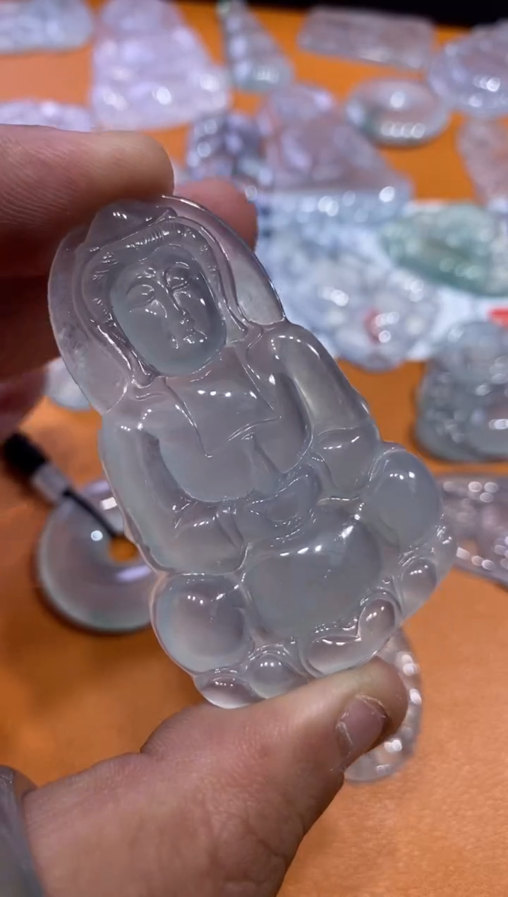 【闪购商品】翡翠吊坠(不含链)未镶嵌观音6500