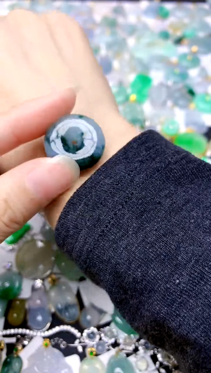 颈饰未镶嵌翡翠天然A货翡翠