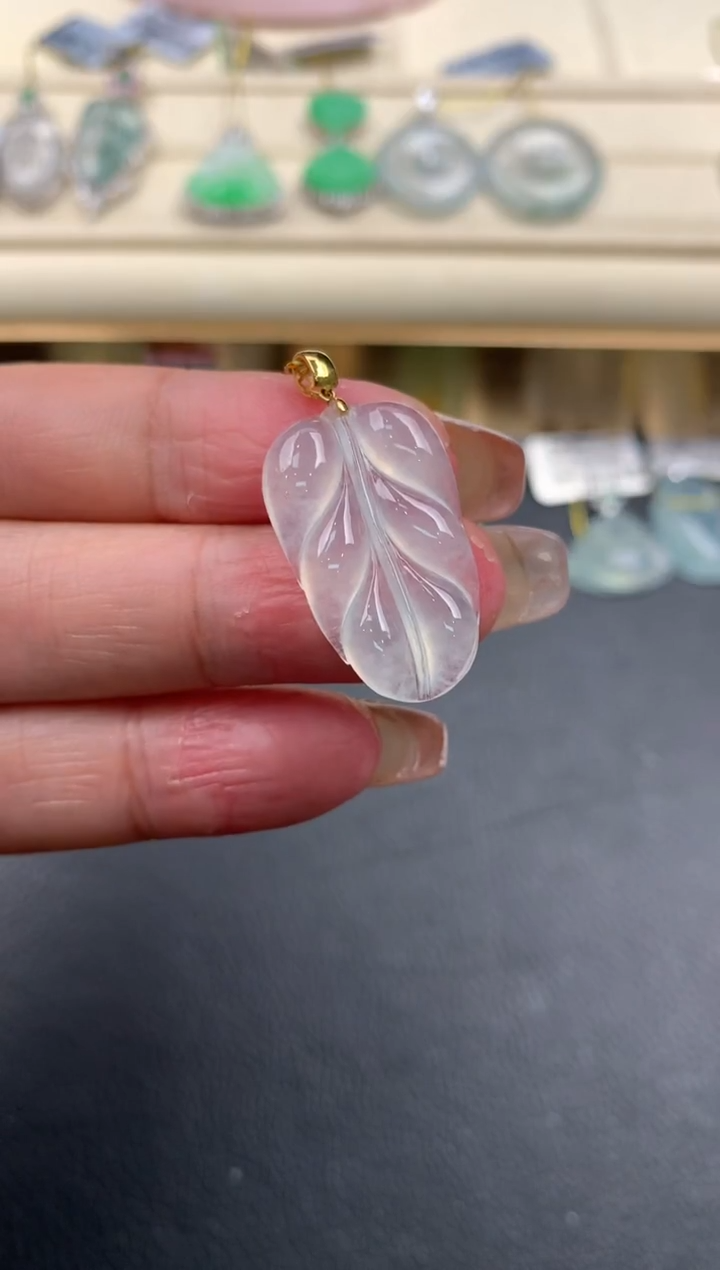 【闪购商品】翡翠颈饰18K金镶嵌D939