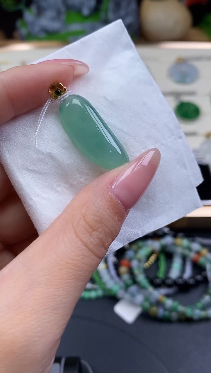 吊坠(不含链)18K金镶嵌翡翠福瓜18K金扣镶嵌@@CMT