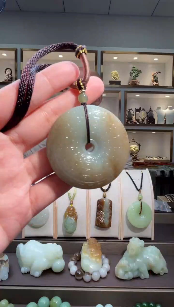 颈饰未镶嵌和田玉苏