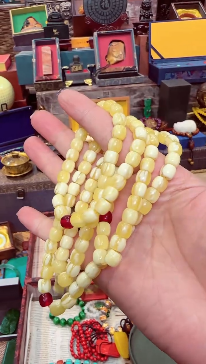 【闪购商品】蜜蜡颈饰未镶嵌             