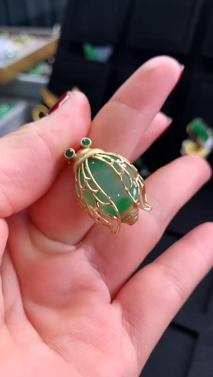 【闪购商品】翡翠吊坠(不含链)18K金镶嵌吊坠