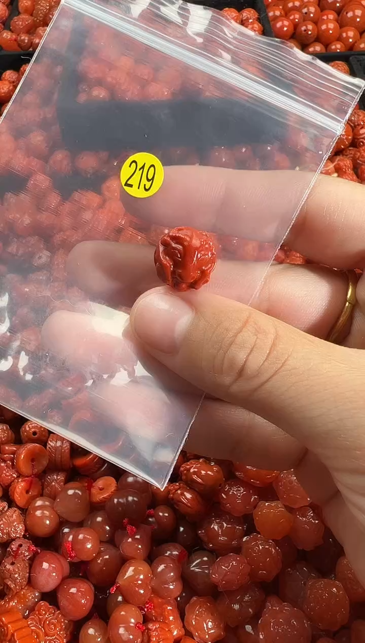 颈饰未镶嵌南红玛瑙1