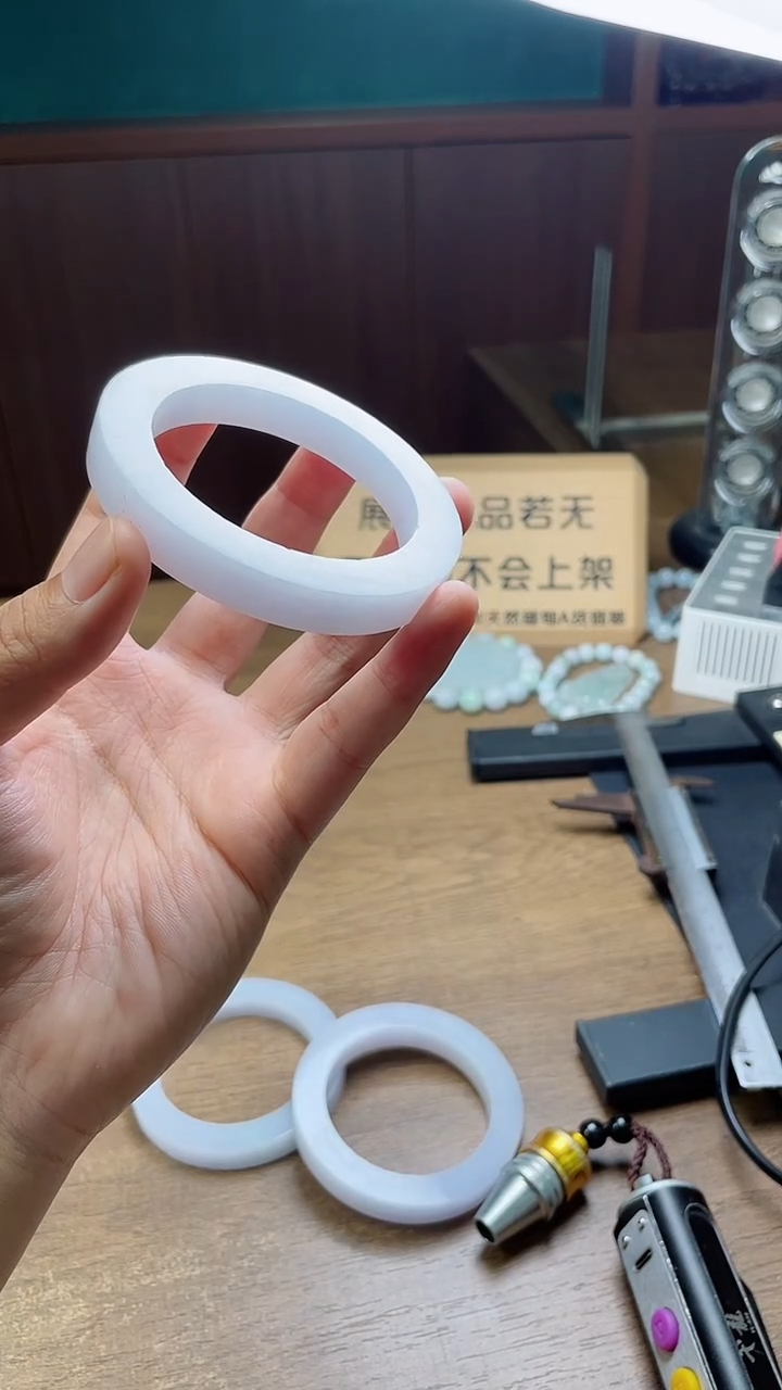 定制翡翠手镯未镶嵌定制