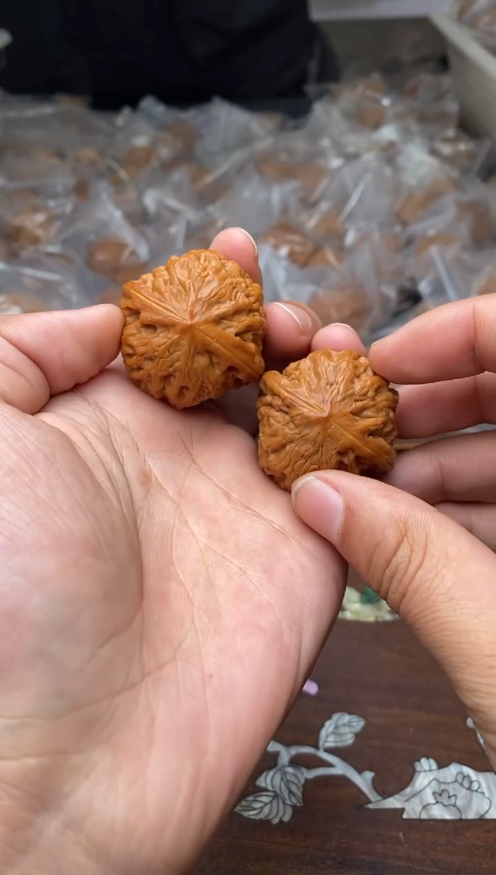 【闪购商品】文玩核桃吊坠A36号38尺铁锤