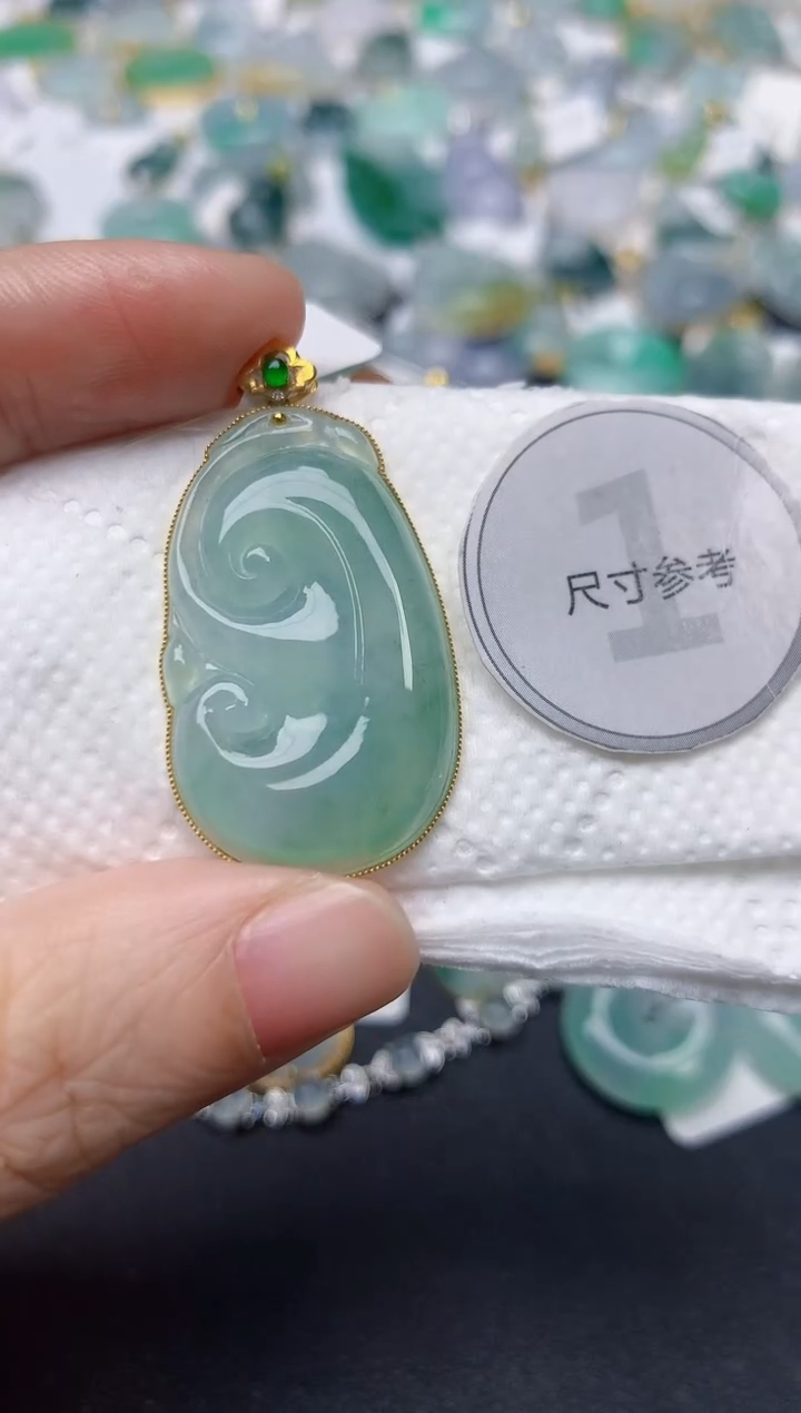 颈饰18K金镶嵌翡翠天然缅甸A货翡翠