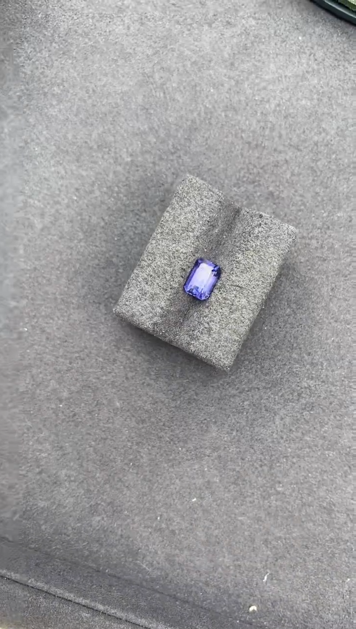 【闪购商品】彩色蓝宝石裸石未镶嵌1.5ct无烧紫蓝宝