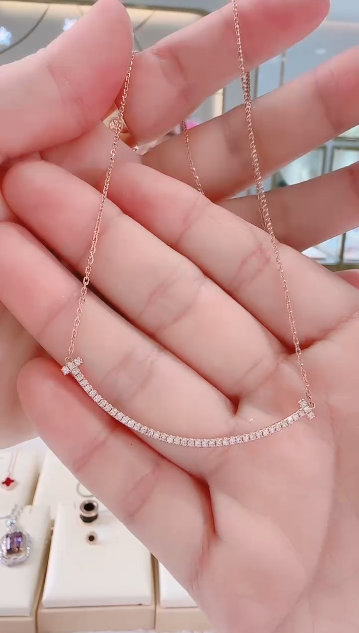 颈饰18K金镶嵌钻石套链 