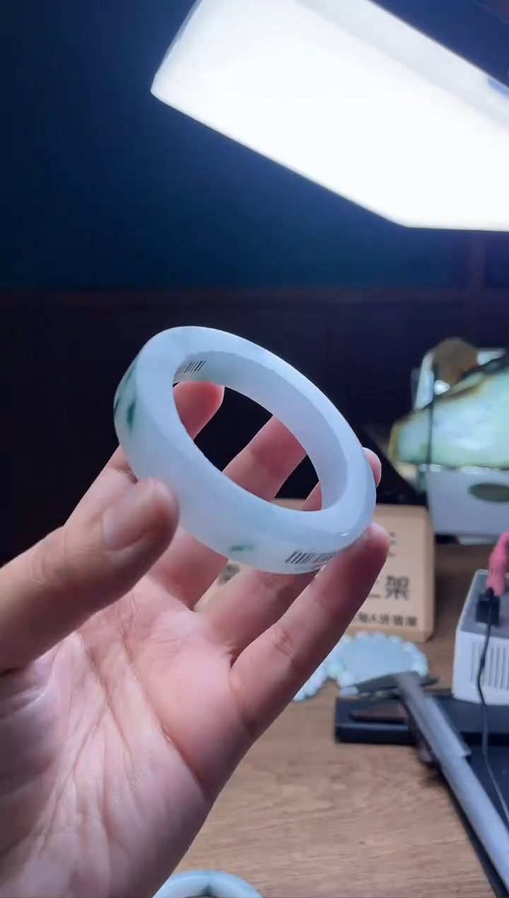 【闪购商品】定制翡翠手镯未镶嵌定制