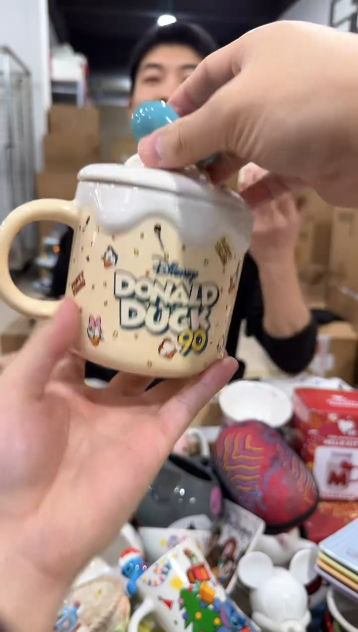 瓷片原盒唐老鸭90周年水杯